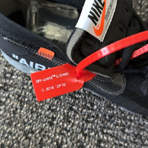 Nike Vapormax OffWhite - Picture 2 of 8